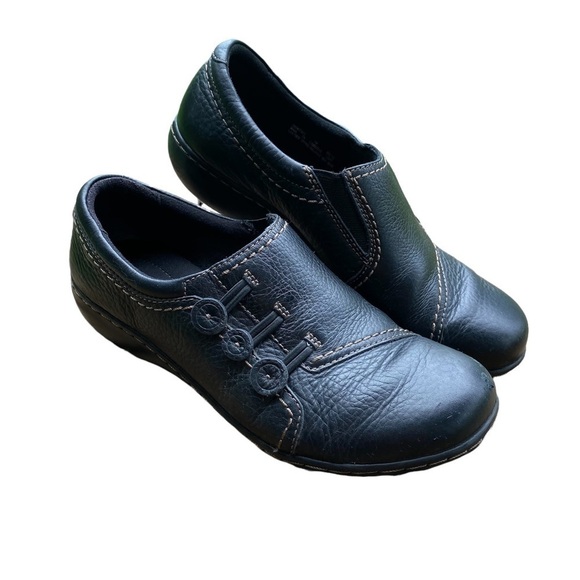 Clarks Women's Black Leather Upper Loafer Size  7 - Picture 1 of 7